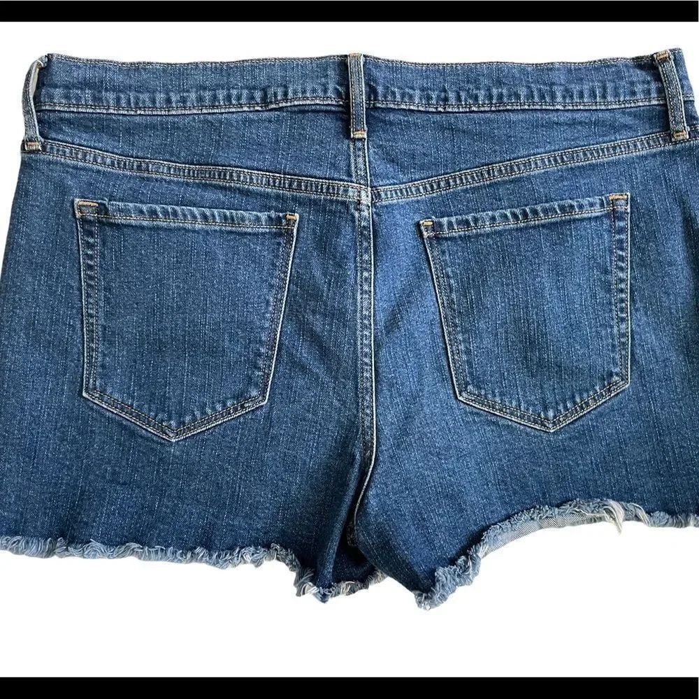 Old Navy Boyfriend jean shorts with button fly and raw edge hem, size 14. - Picture 2 of 4